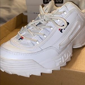 Chunky White Fila’s